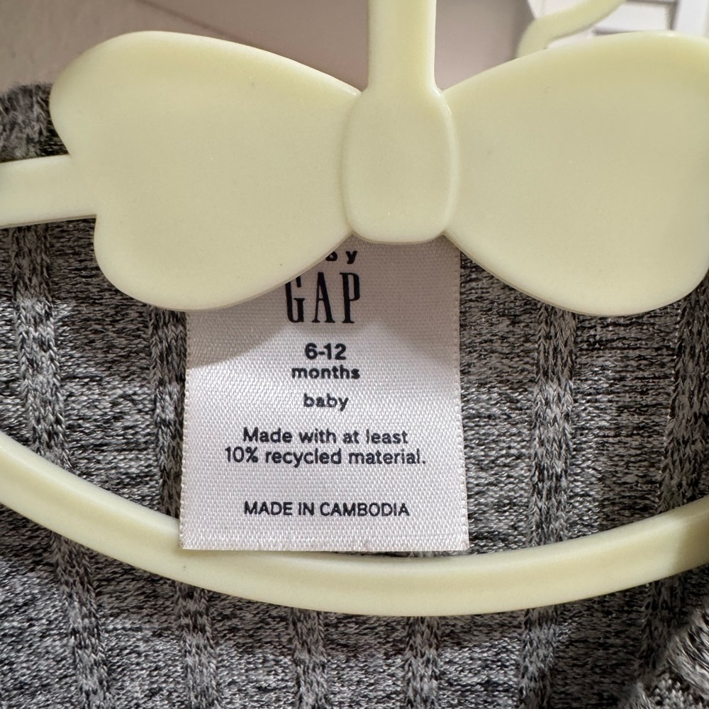 GAP Gray Ribbed Ruffle-Hem Sweater Top - Picture 3 of 3